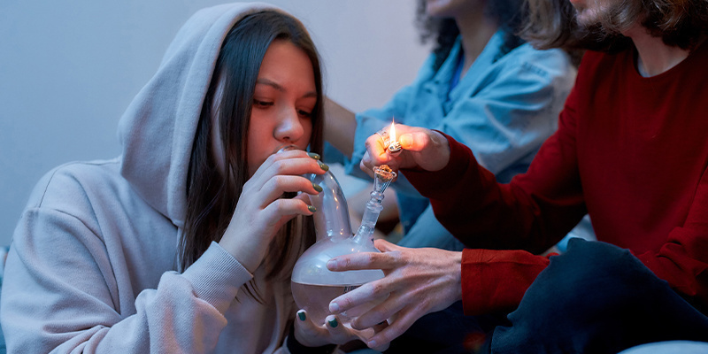 Bongs and pipes